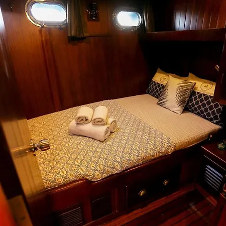 Luxury Boat In Marina بوتيل بودروم